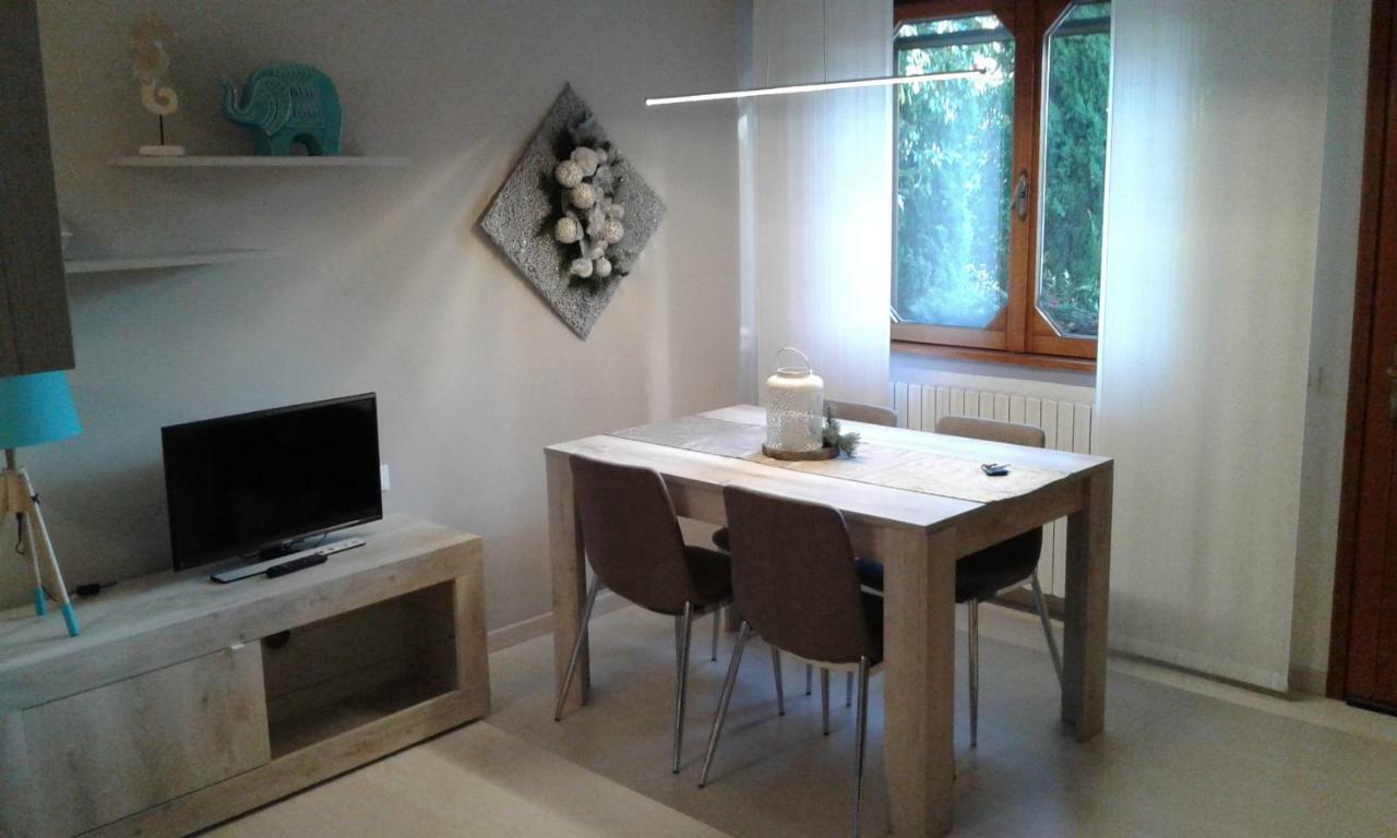 Shabby House Donatella Lägenhet Carenno Exteriör bild